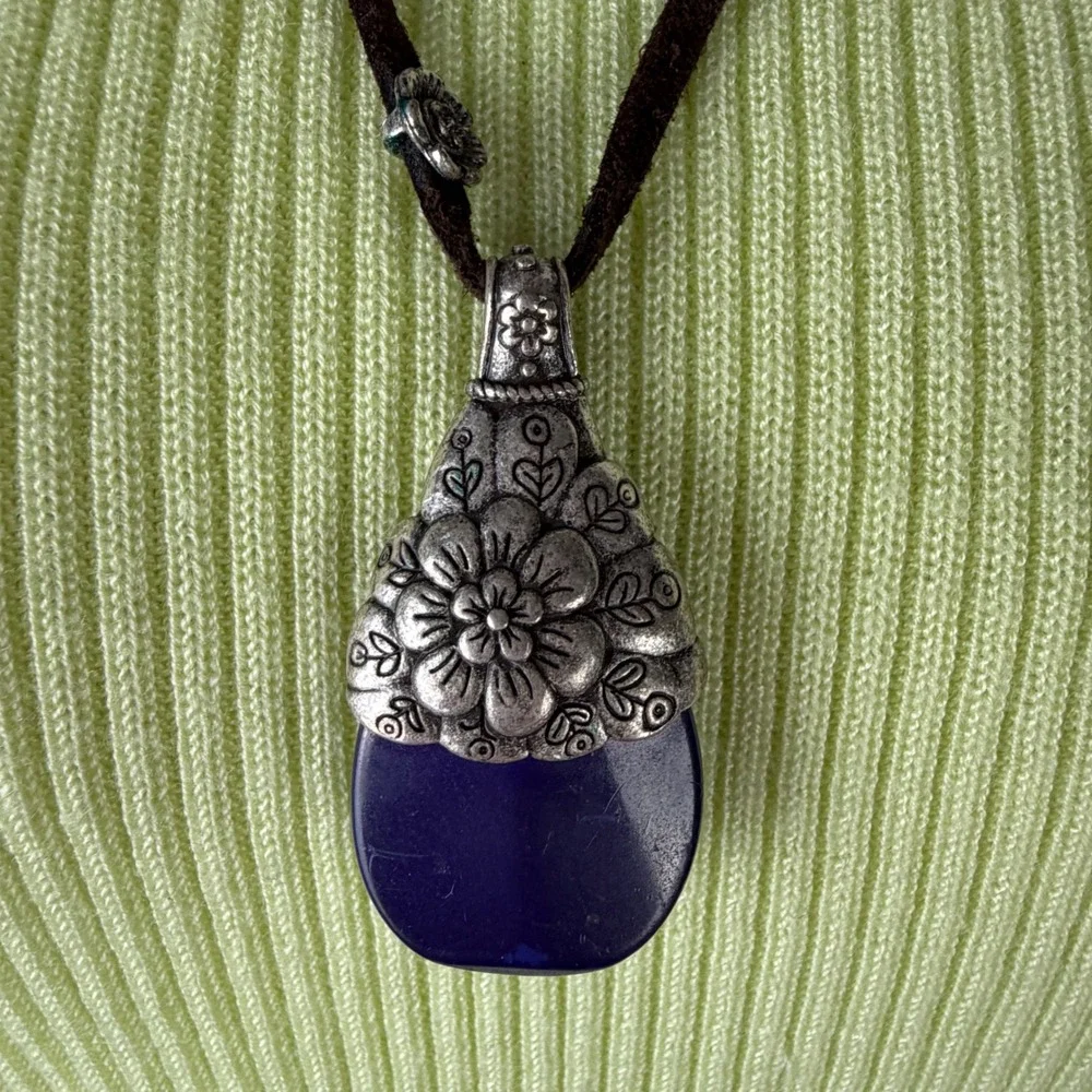Lucky Brand Blue Stone Floral Pendant Necklace Silver Tone Brown Cord Boho Tie